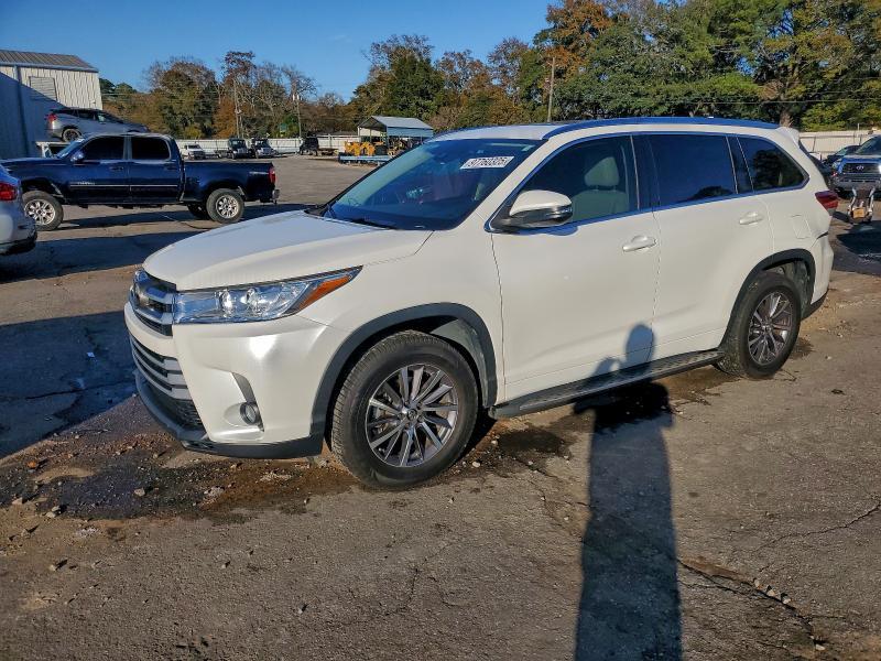 2017 Toyota Highlander se