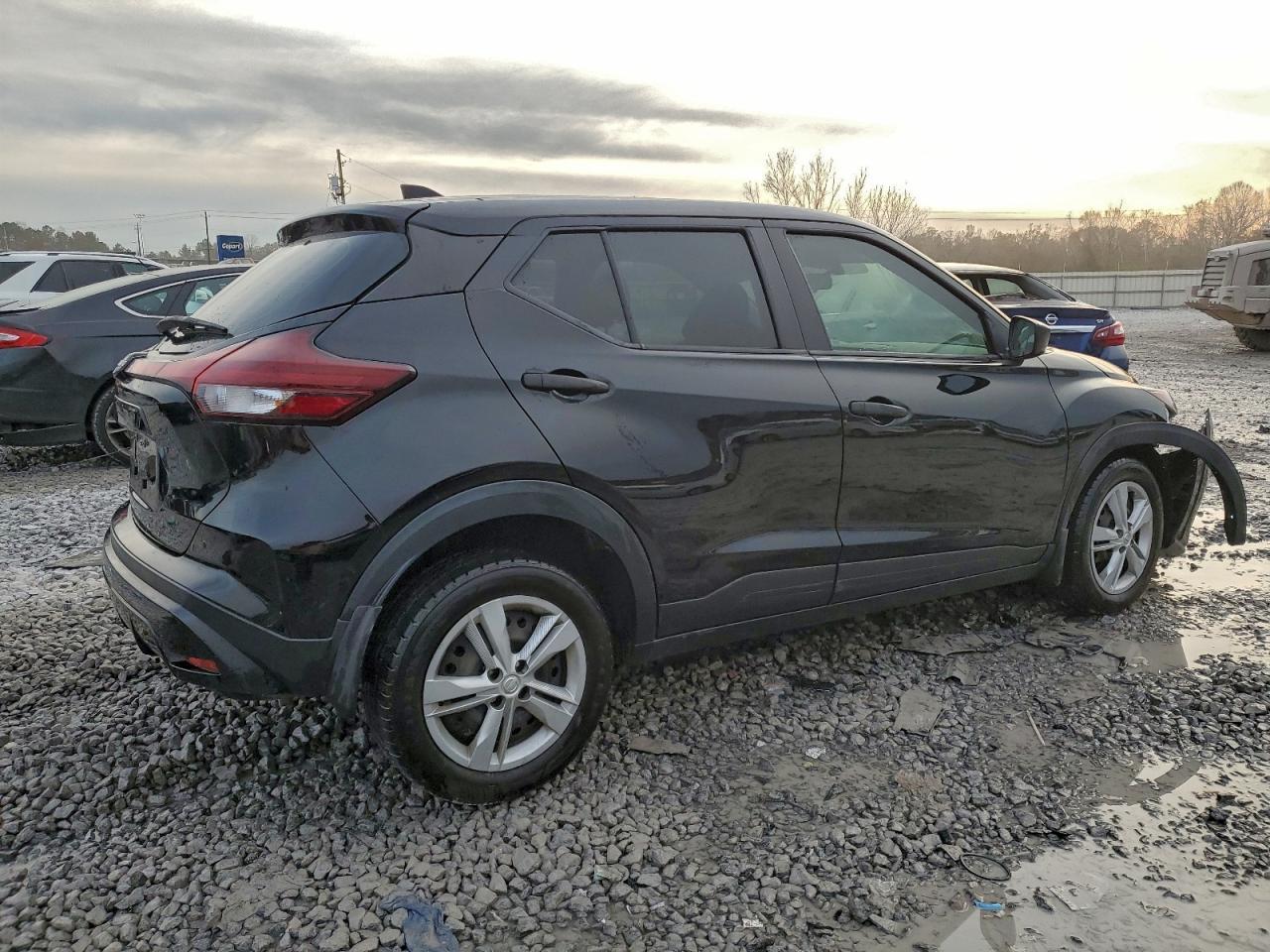 2024 Nissan Kicks s