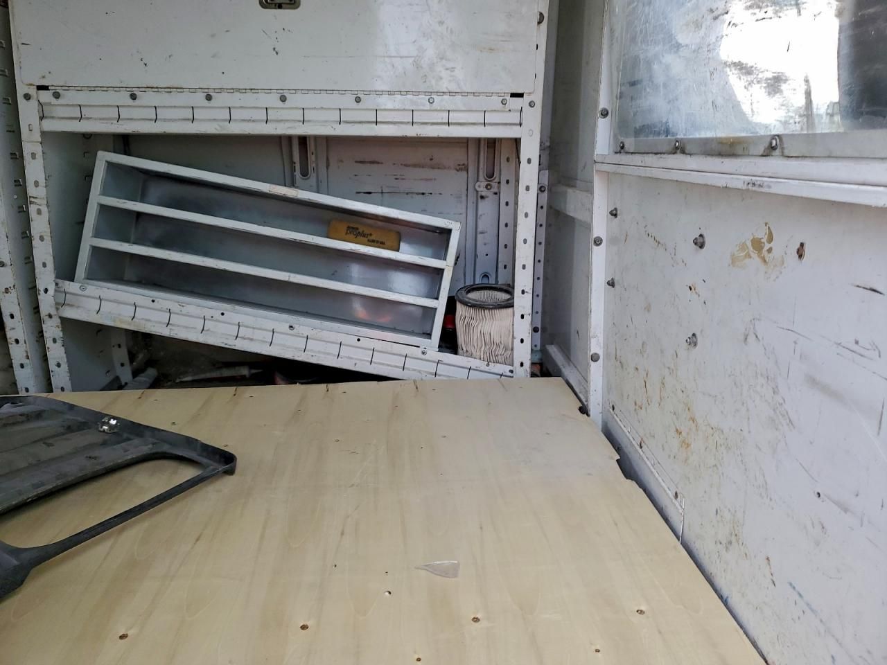 2009 Chevrolet Express G2500 Delivery Van