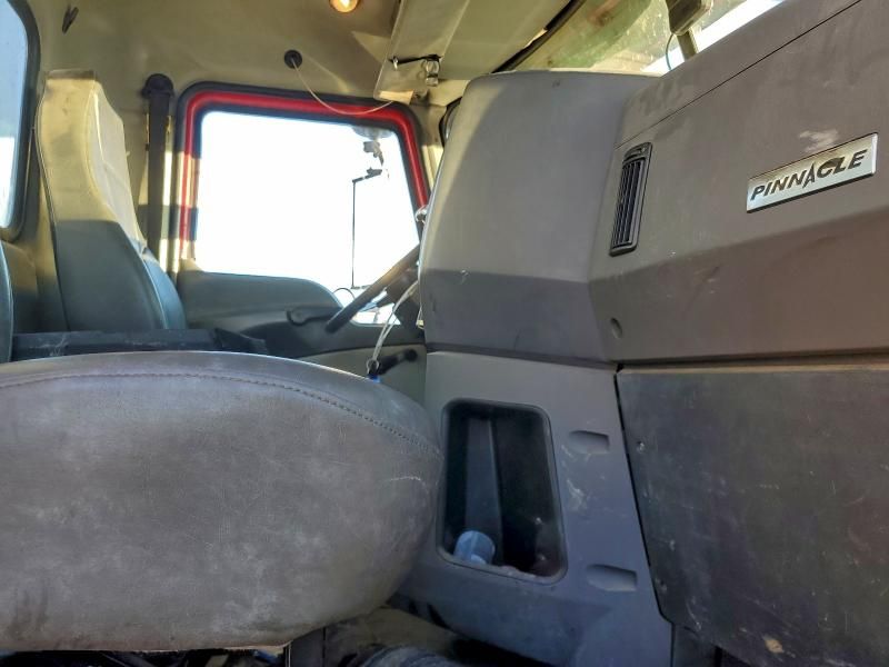 2013 Mack Cxu613 Semi Truck