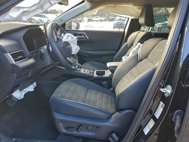 2023 Mitsubishi Outlander se