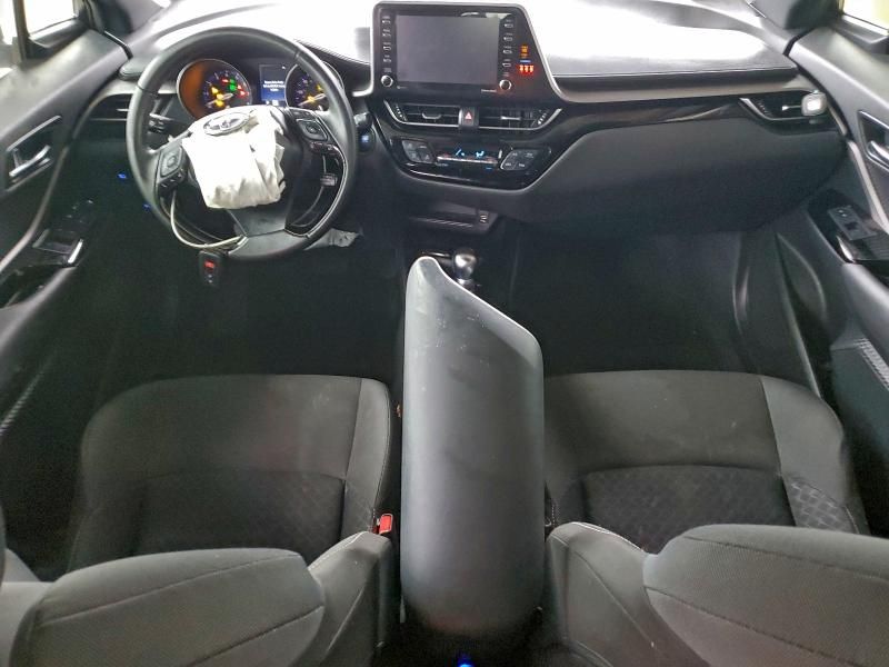 2022 Toyota C-hr xle