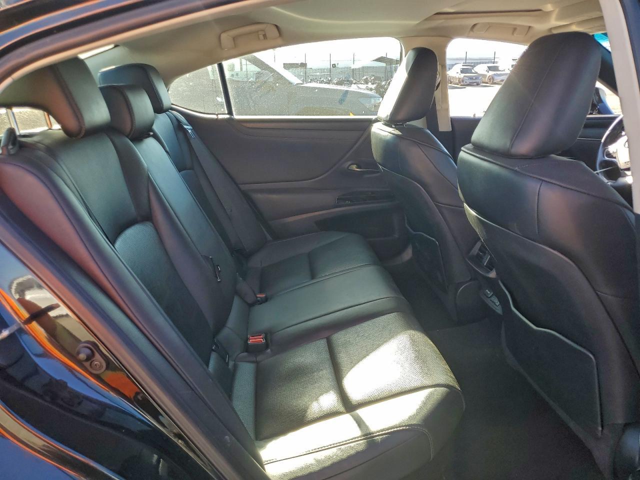 2022 Lexus Es 300h Base