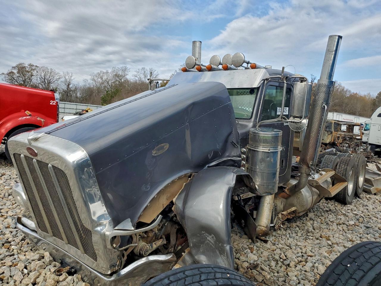 2018 Peterbilt 389 Semi Truck