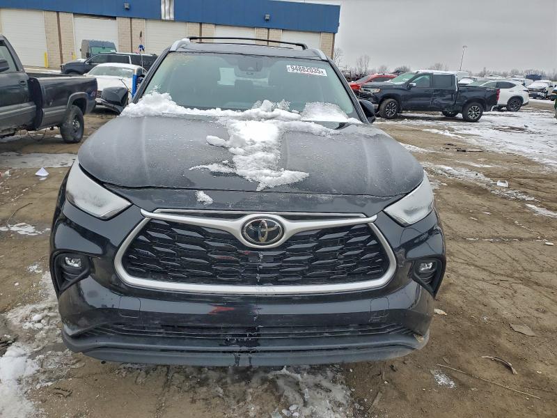 2022 Toyota Highlander xle
