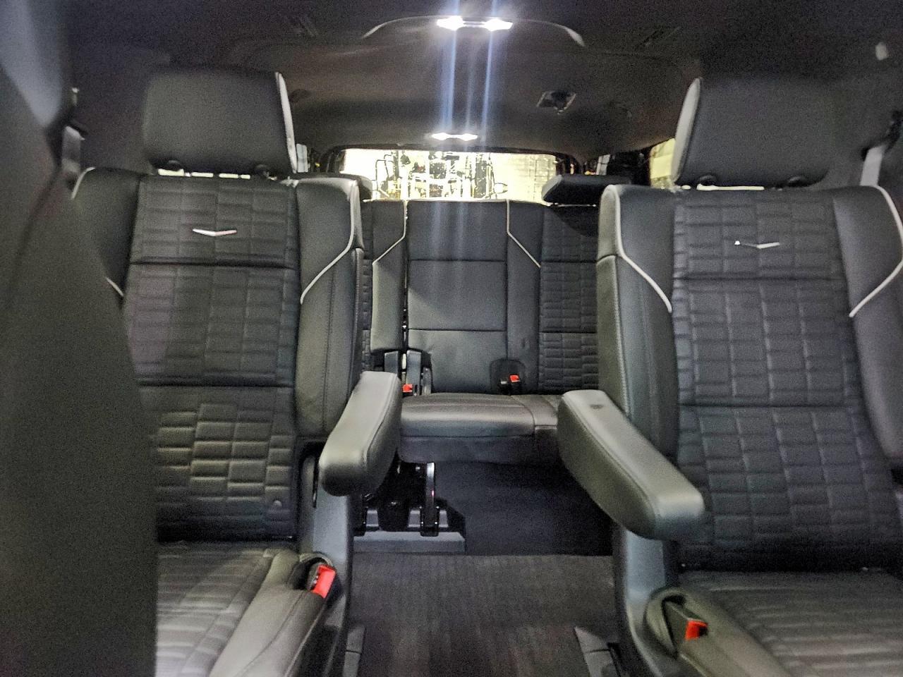 2025 Cadillac Escalade v esv