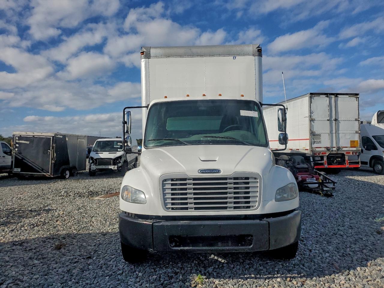 2014 Freightliner Business Class M2 BOX Truck