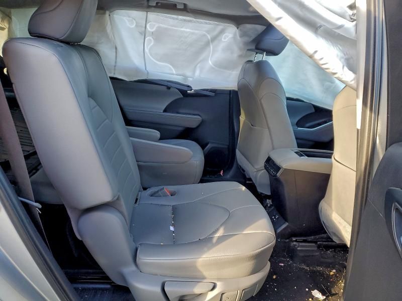 2020 Toyota Highlander xle