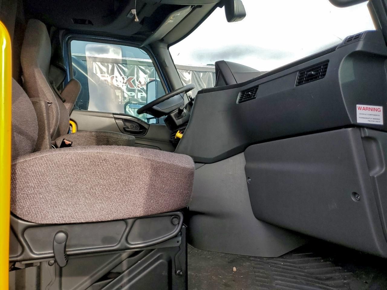 2022 International LT625 Semi Truck