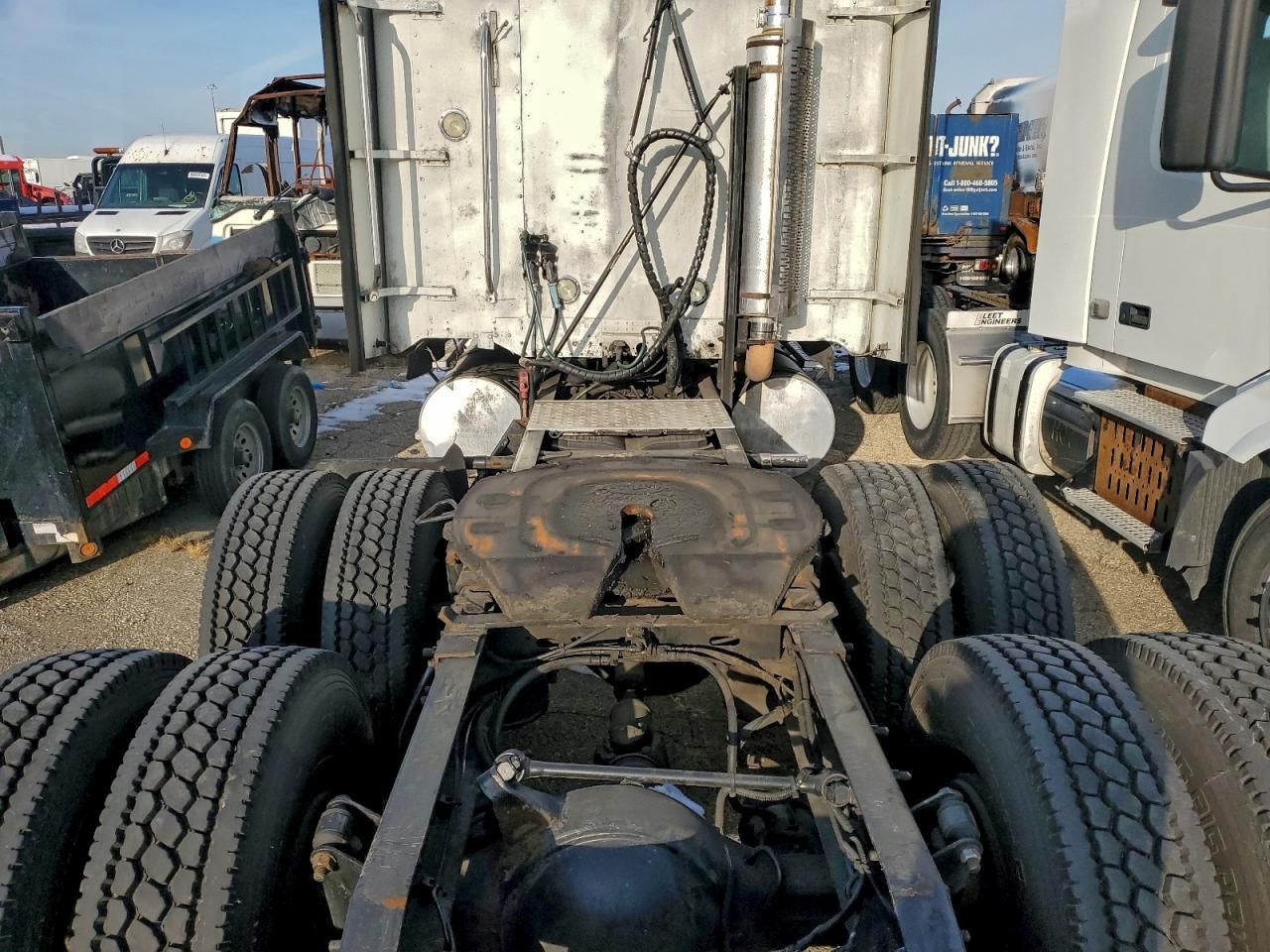 2013 Freightliner Columbia Semi Truck