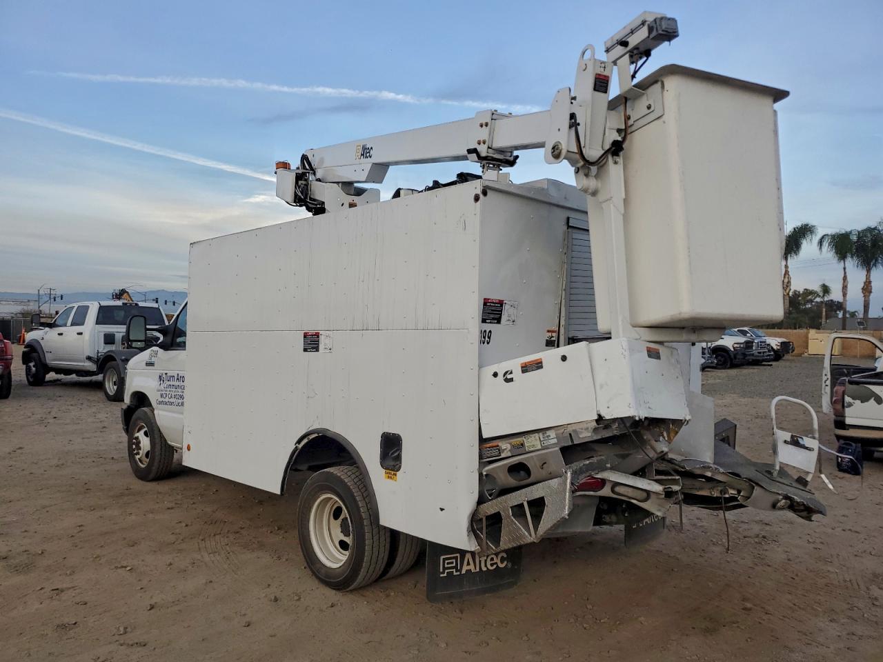 2023 Ford Econoline E350 Super Duty Cutaway Van