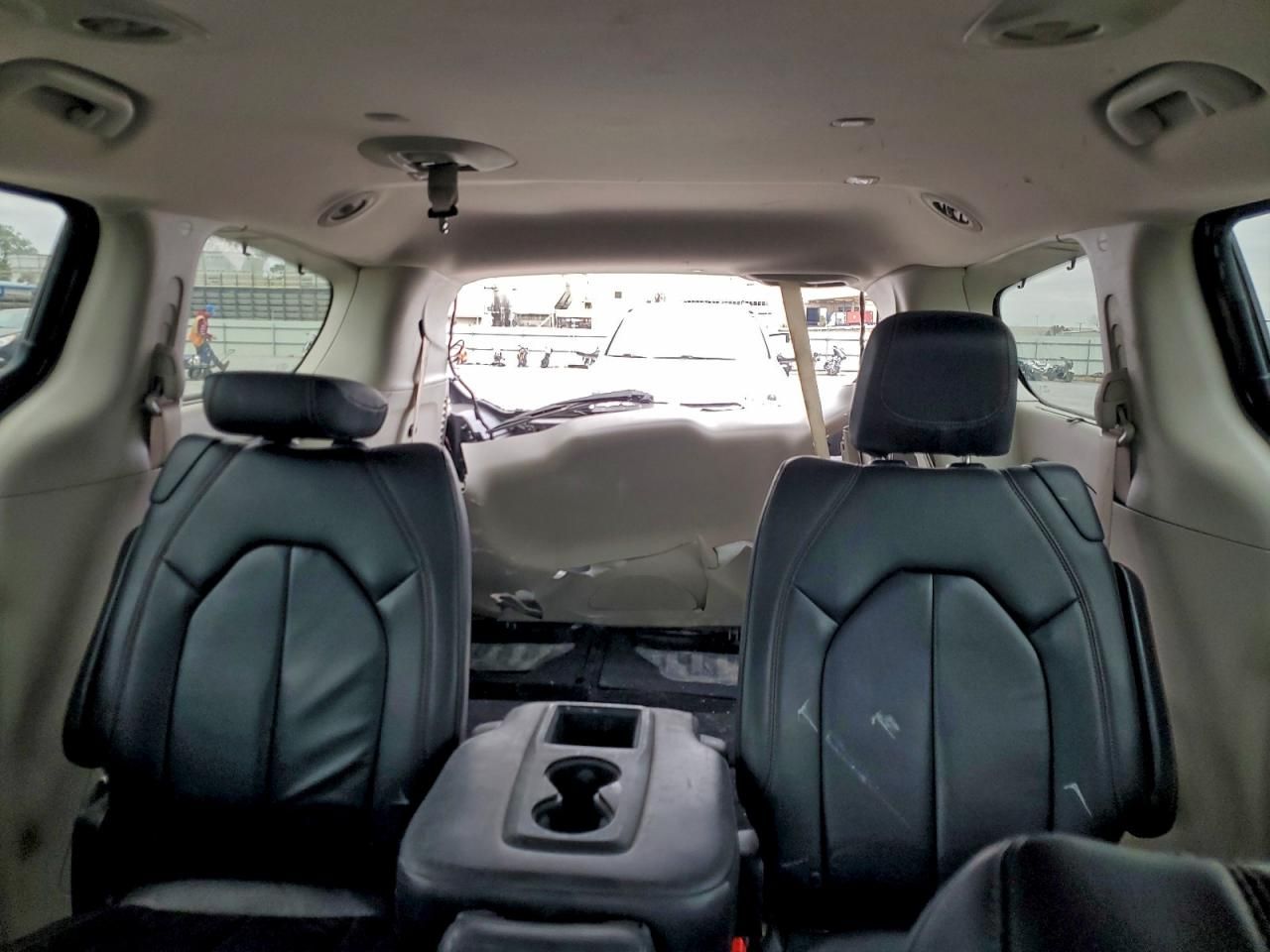 2017 Chrysler Pacifica Touring l