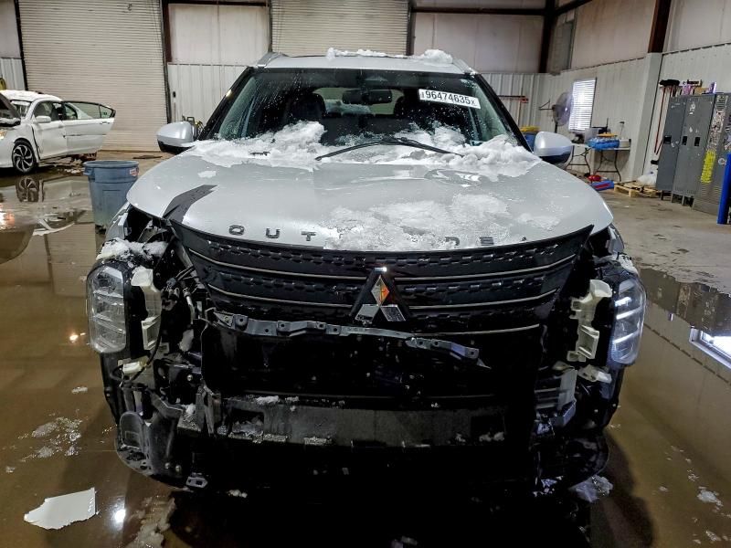 2023 Mitsubishi Outlander sel