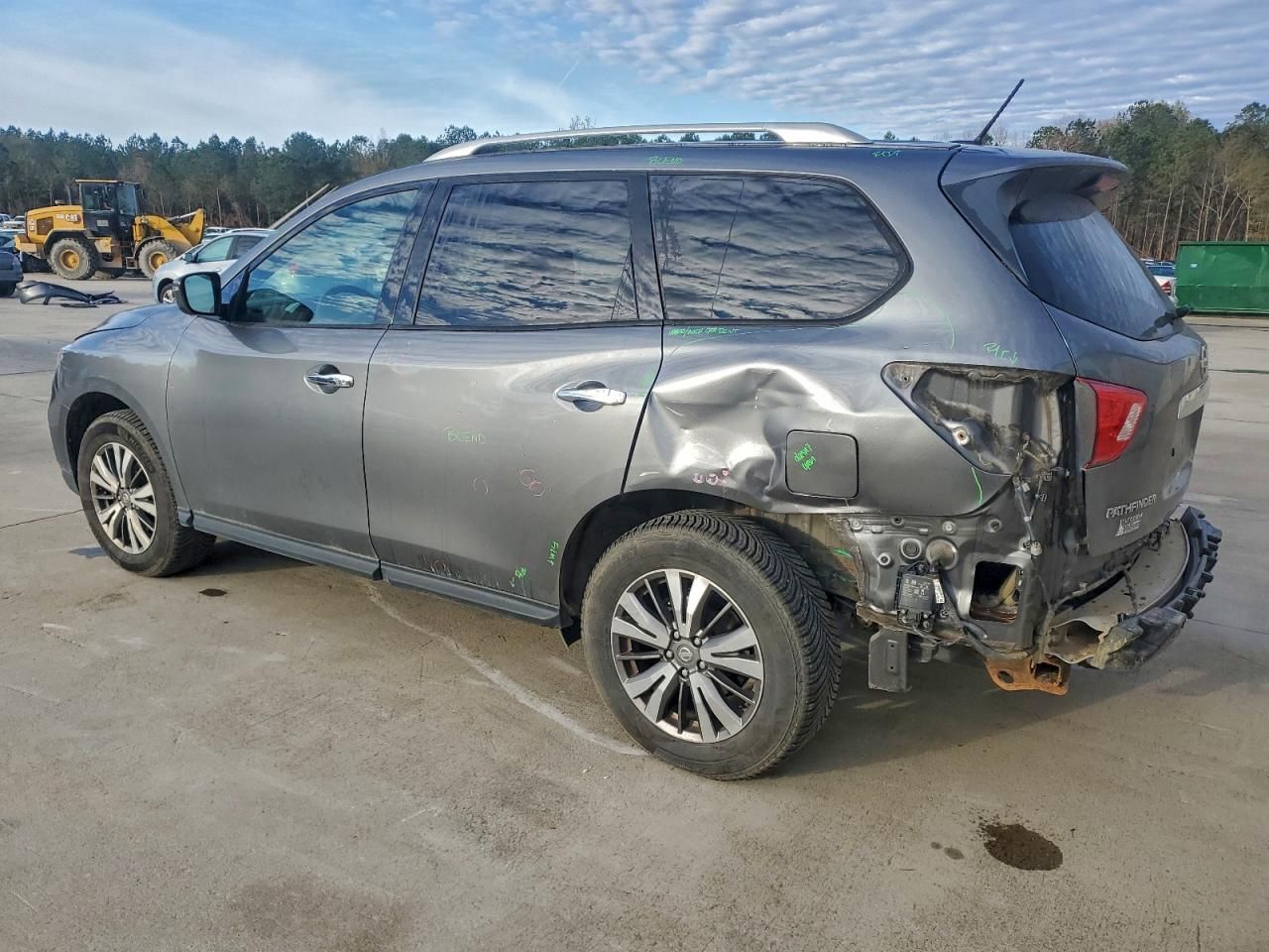 2018 Nissan Pathfinder s