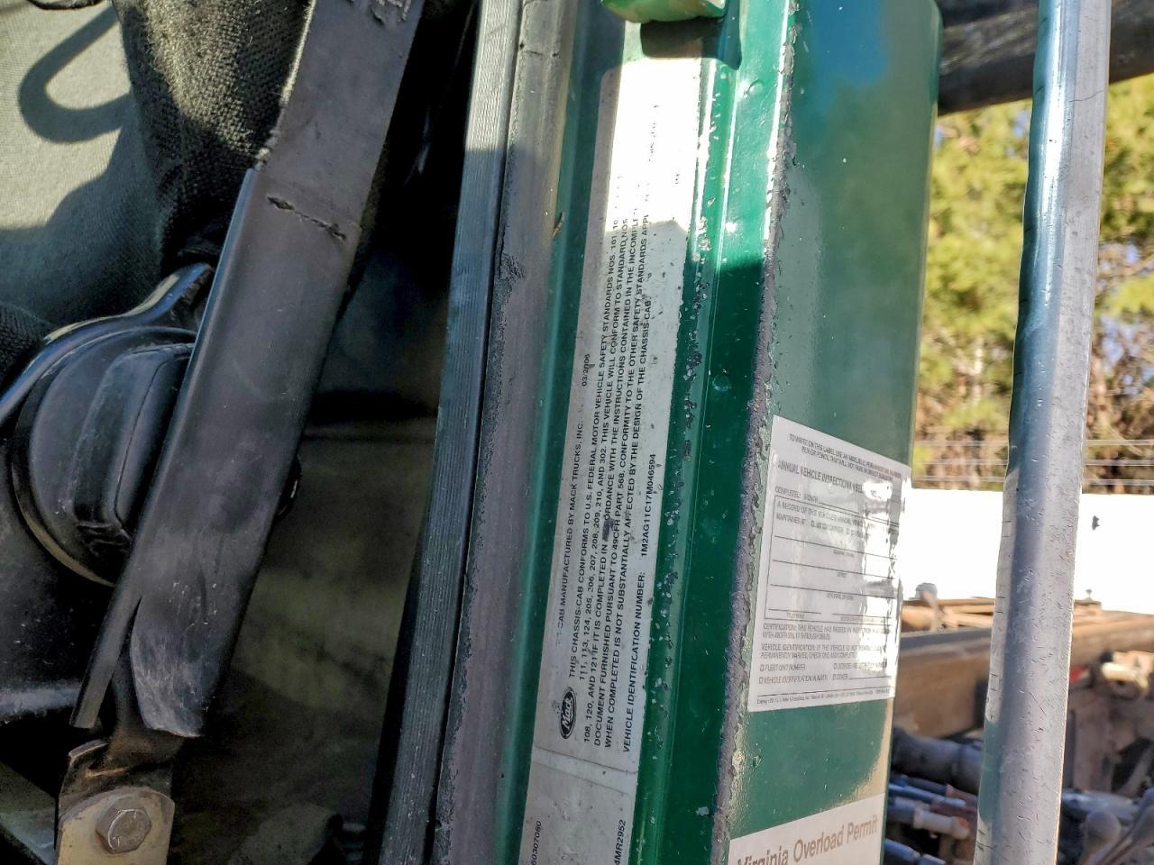 2007 Mack CV700 ROLL-OFF Container Truck