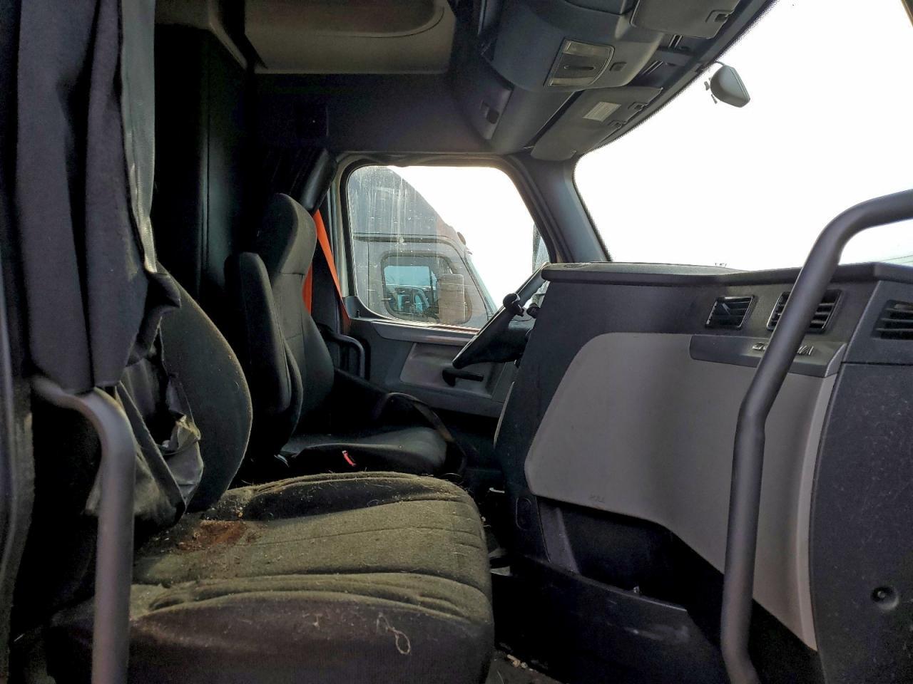 2019 Freigliner 2019 Freightliner Cascadia 126 Semi Truck