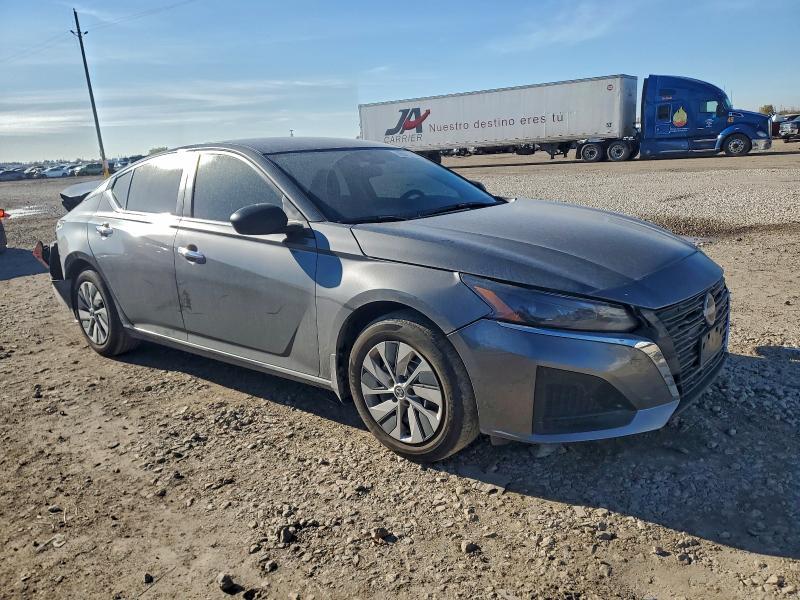 2024 Niss Altima 2.5 s