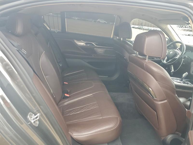 2016 BMW 740 i