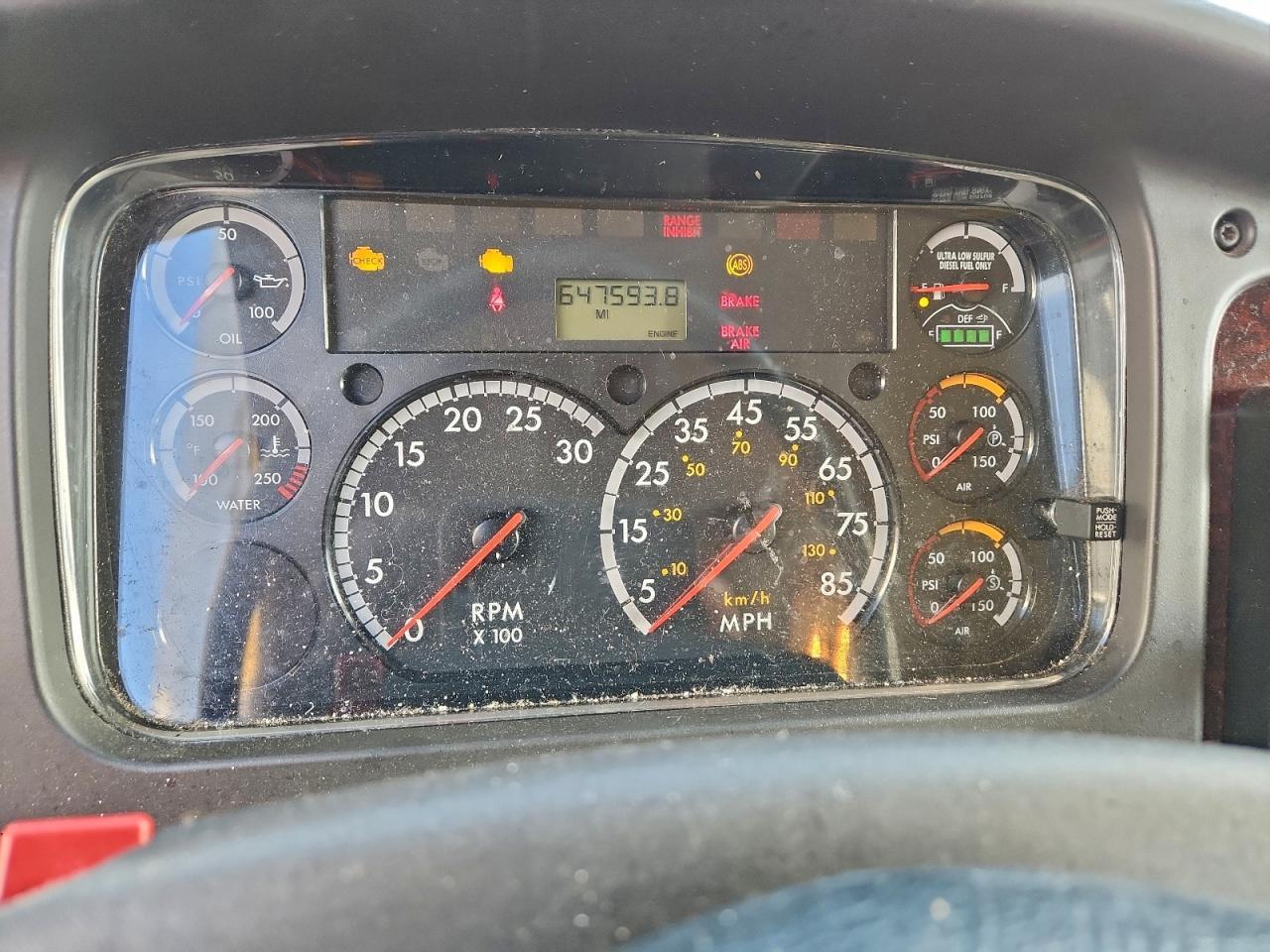 2015 Freightliner Business Class M2 BOX Truck