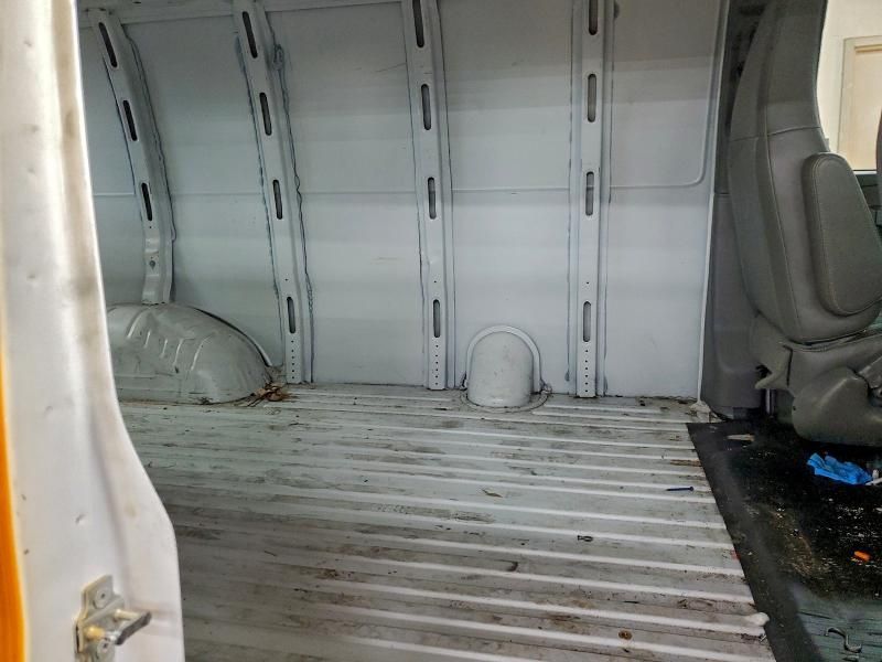 2022 Chevrolet Express G2500