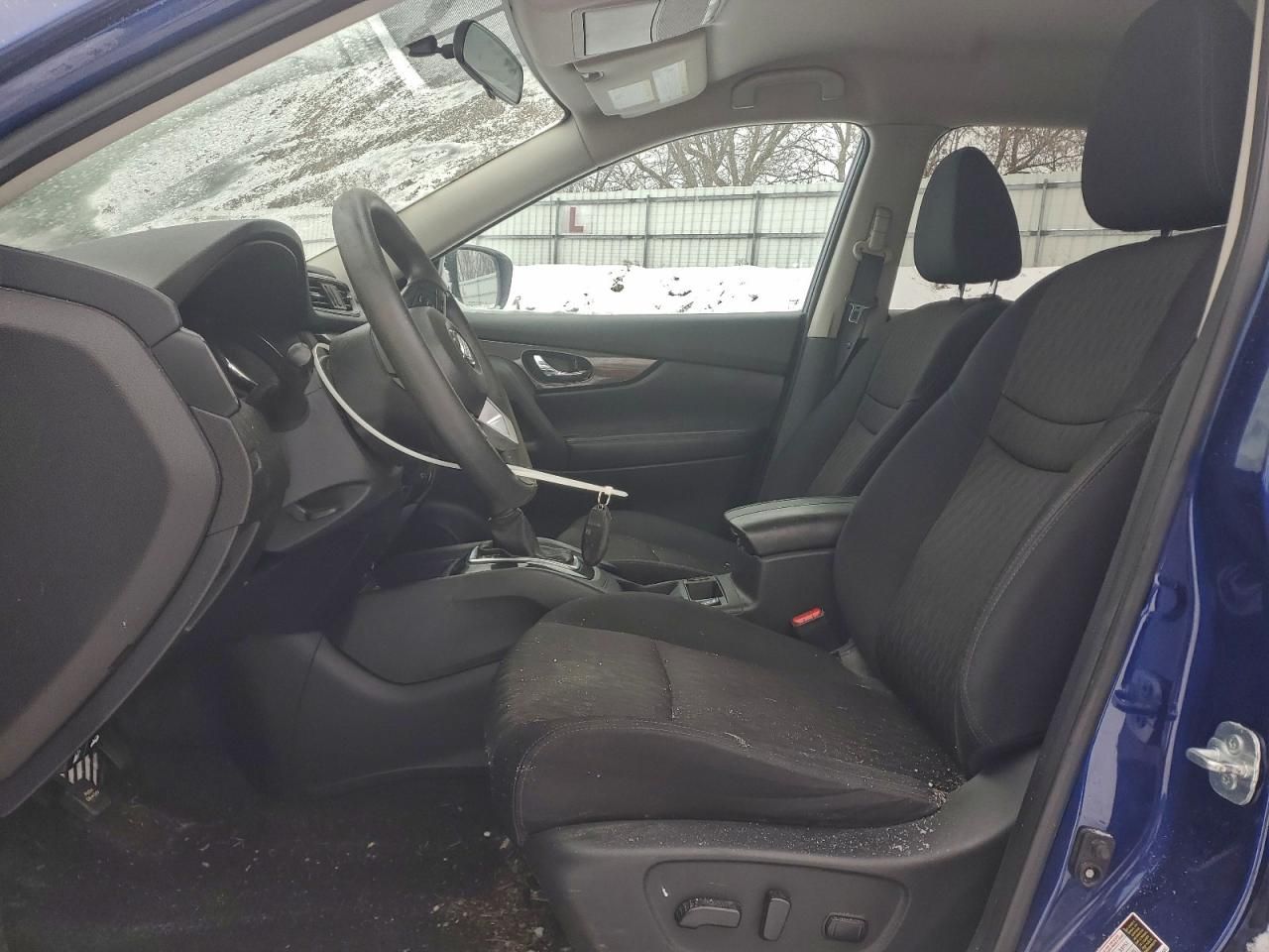 2017 Nissan Rogue sv