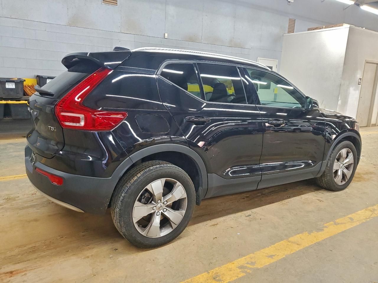 2021 Volvo Xc40 T5 Momentum