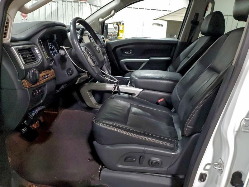 2017 Nissan Titan sl