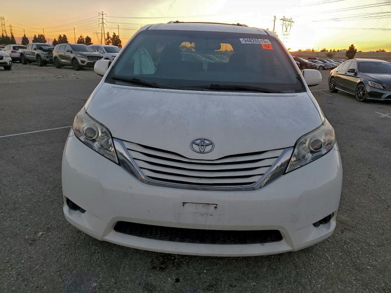 2015 Toyota Sienna le