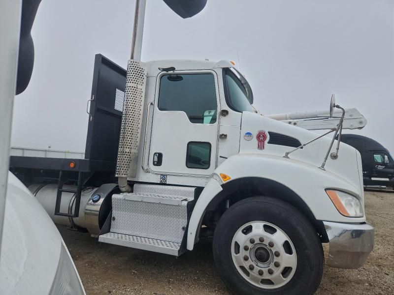 2012 Kenworth T370 Flatbed Truck