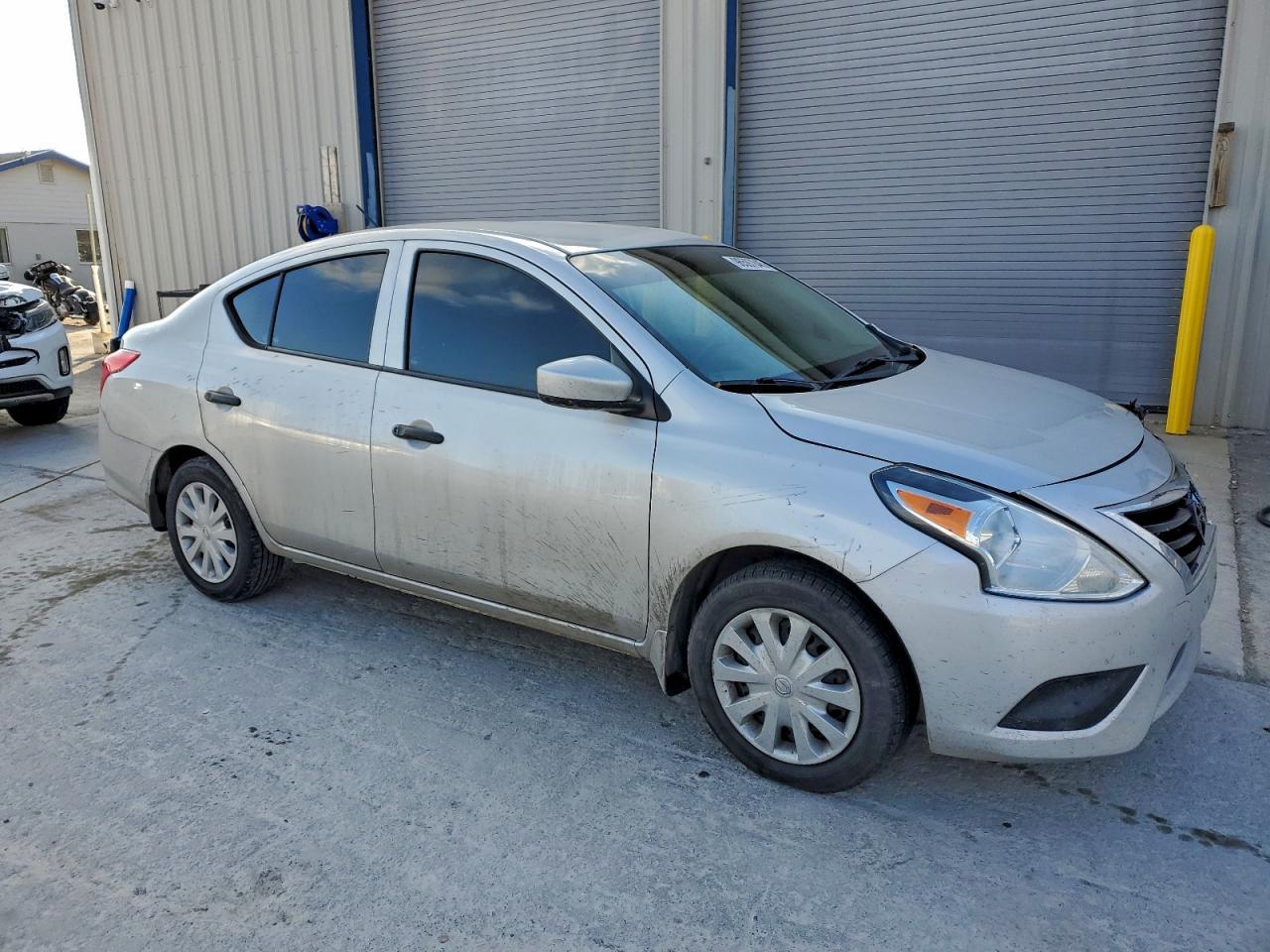 2018 Nissan Versa s
