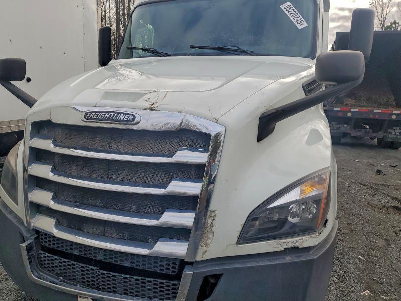 2019 Freigliner 2019 Freightliner Cascadia 126 Semi Truck