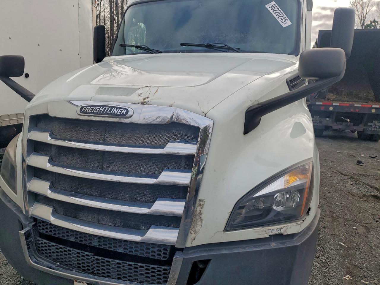 2019 Freigliner 2019 Freightliner Cascadia 126 Semi Truck