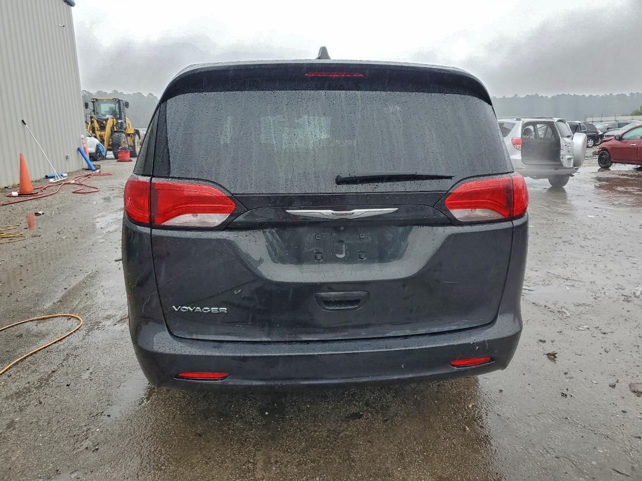 2022 Chrysler Voyager lx