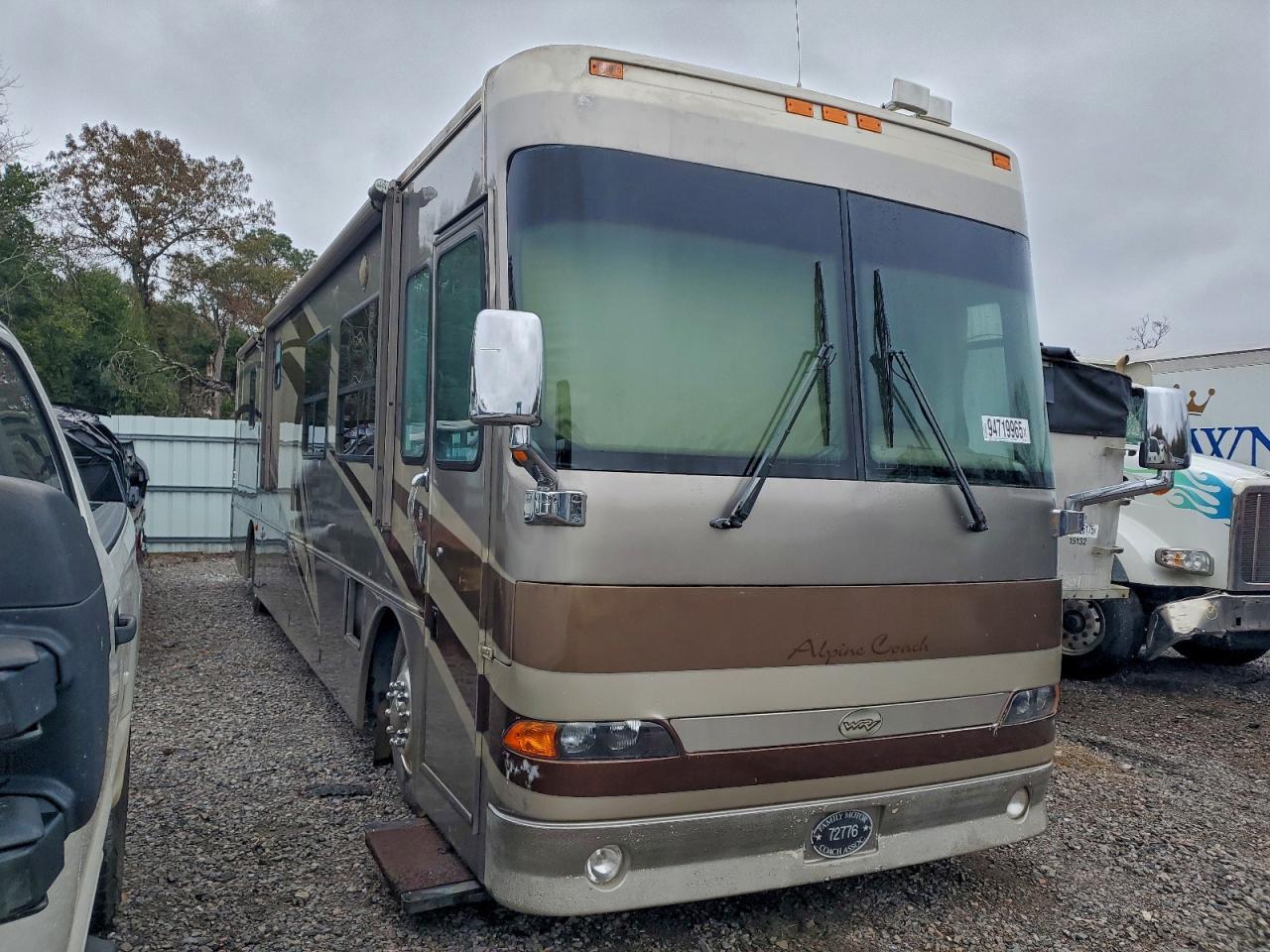 2002 Alpine 2002 Western Alpine Coach Recreational Vehicle
