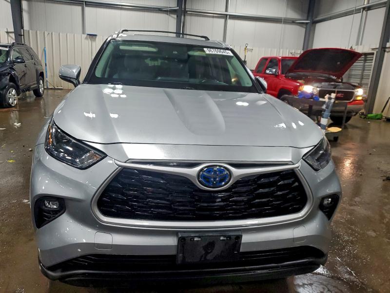 2022 Toyota Highlander Hybrid xle