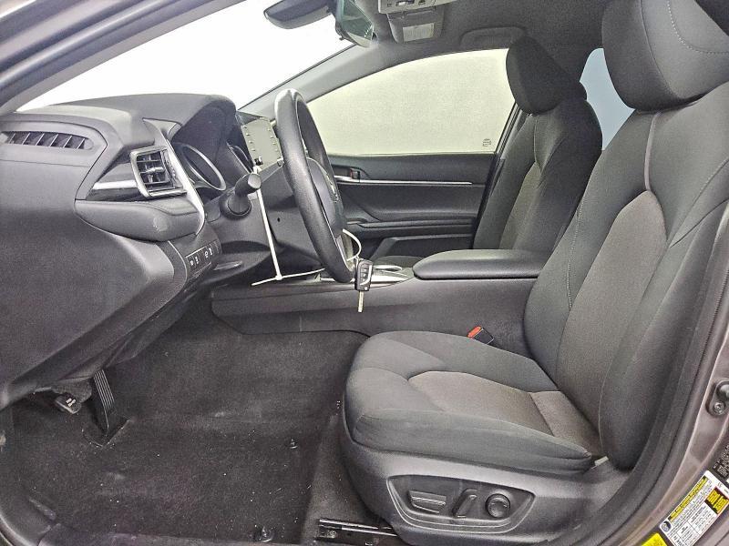 2022 Toyota Camry le