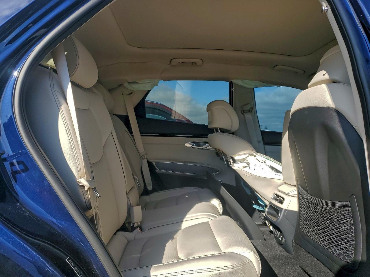 2025 Genesis Gv70 Base