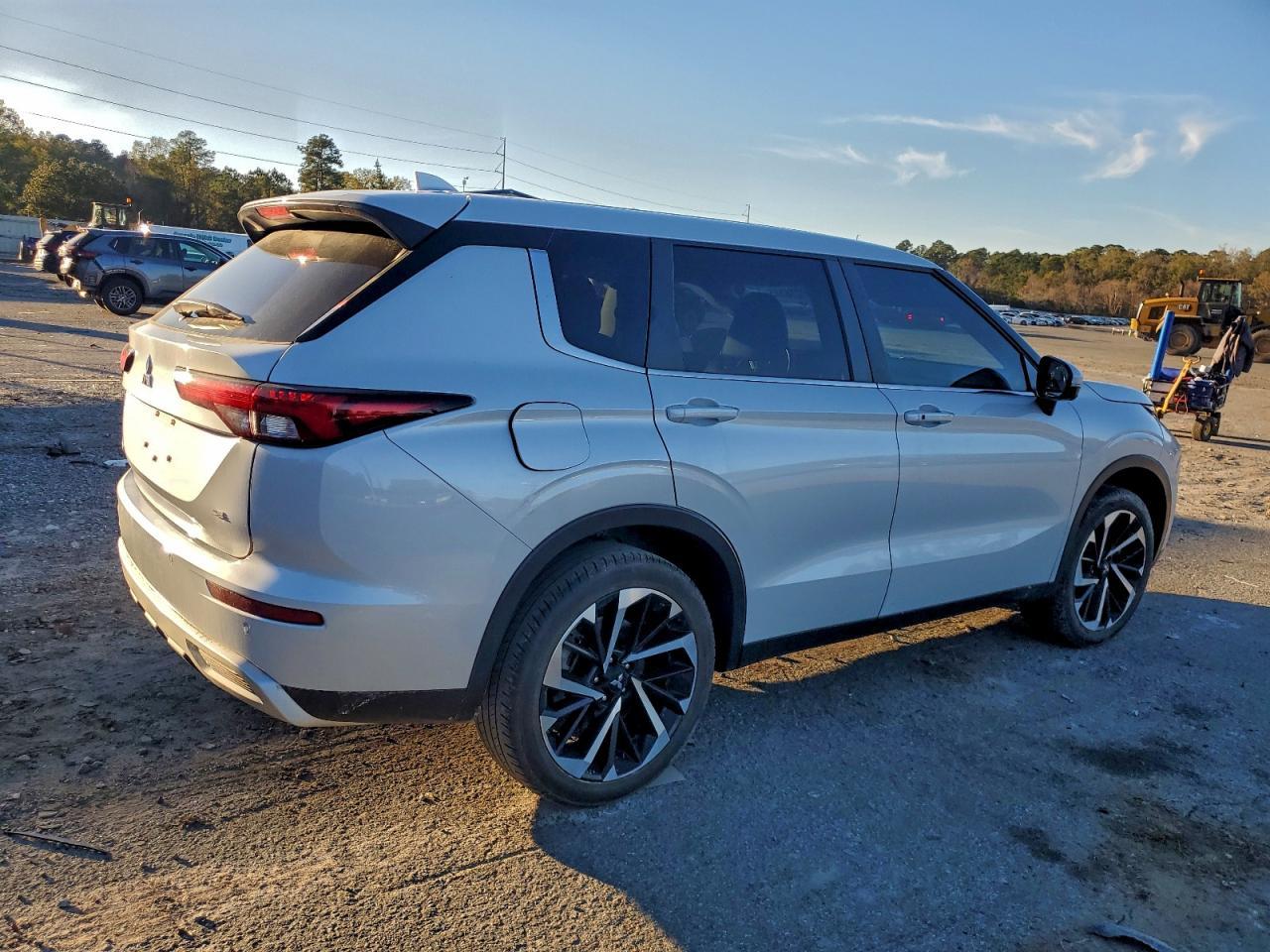 2024 Mitsubishi Outlander se