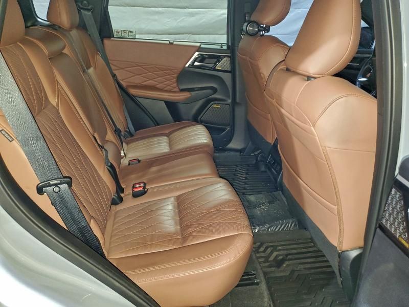 2025 Mitsubishi Outlander sel