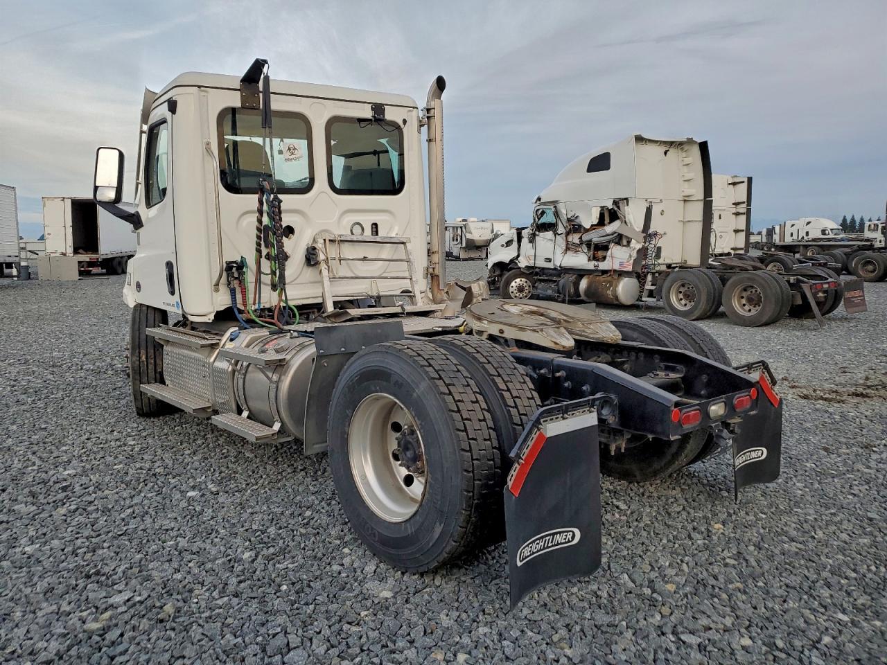 2024 Freigliner 2024 Freightliner Cascadia 116 Semi Truck