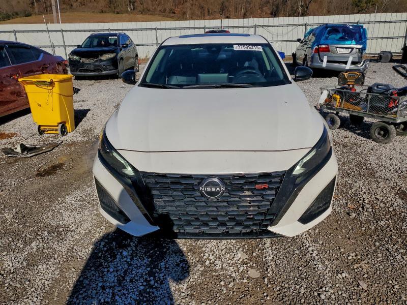 2024 Nissan Altima sr