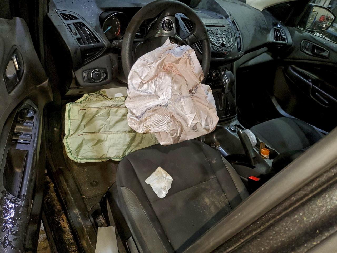 2015 Ford Escape s