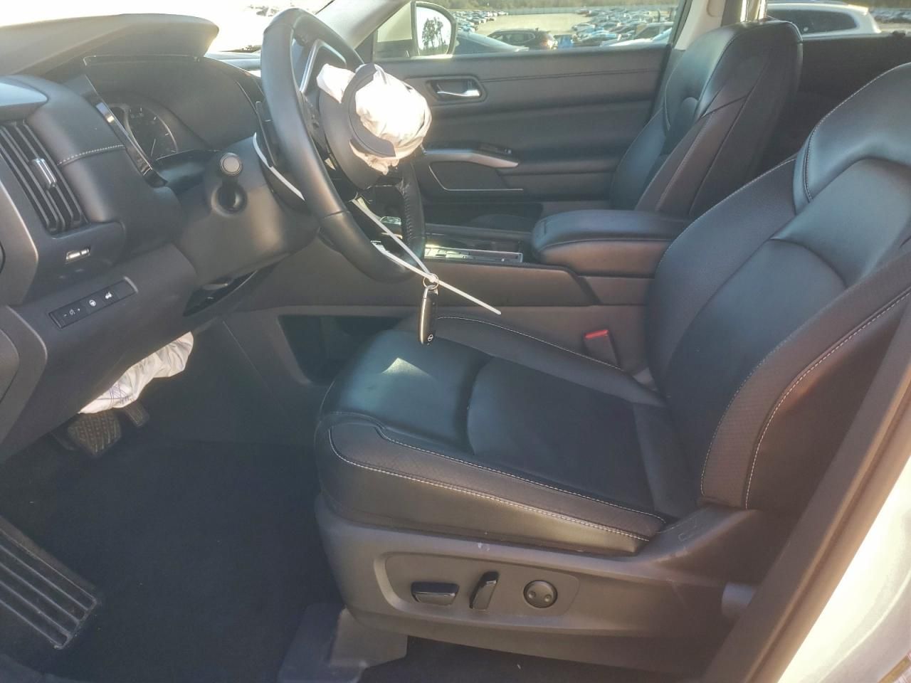 2024 Nissan Pathfinder sl