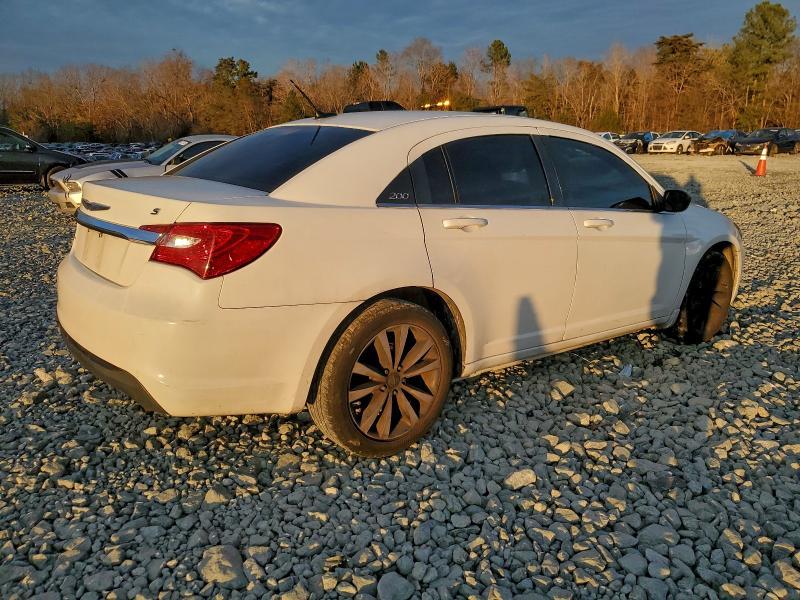 2013 Chrysler 200 Touring