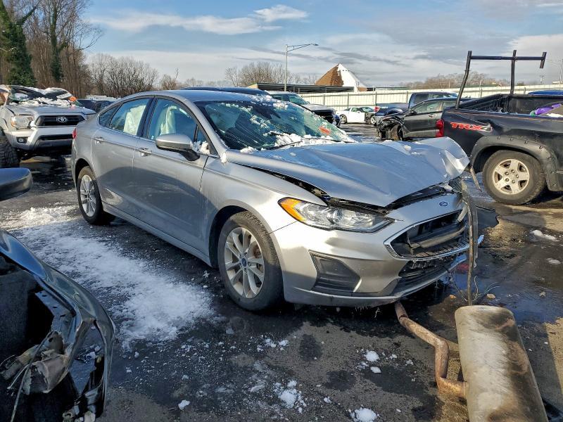 2020 Ford Fusion se