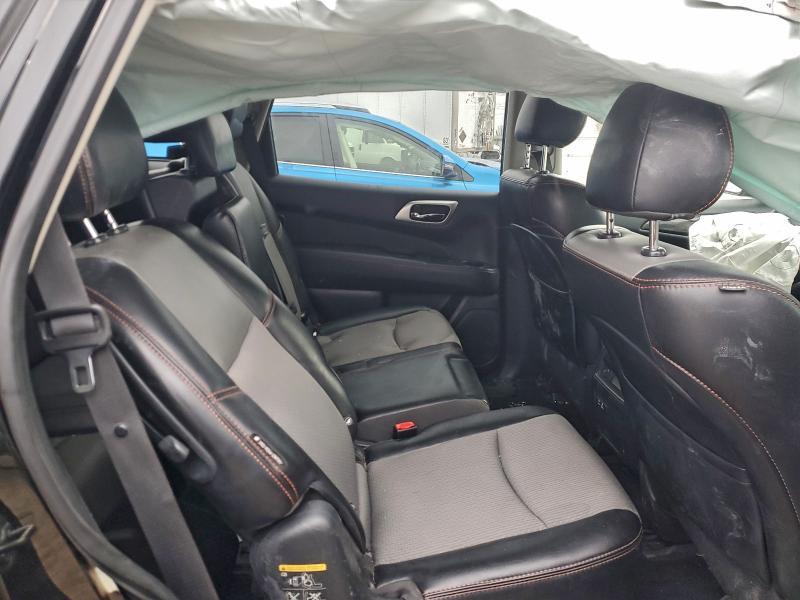 2020 Nissan Pathfinder sv