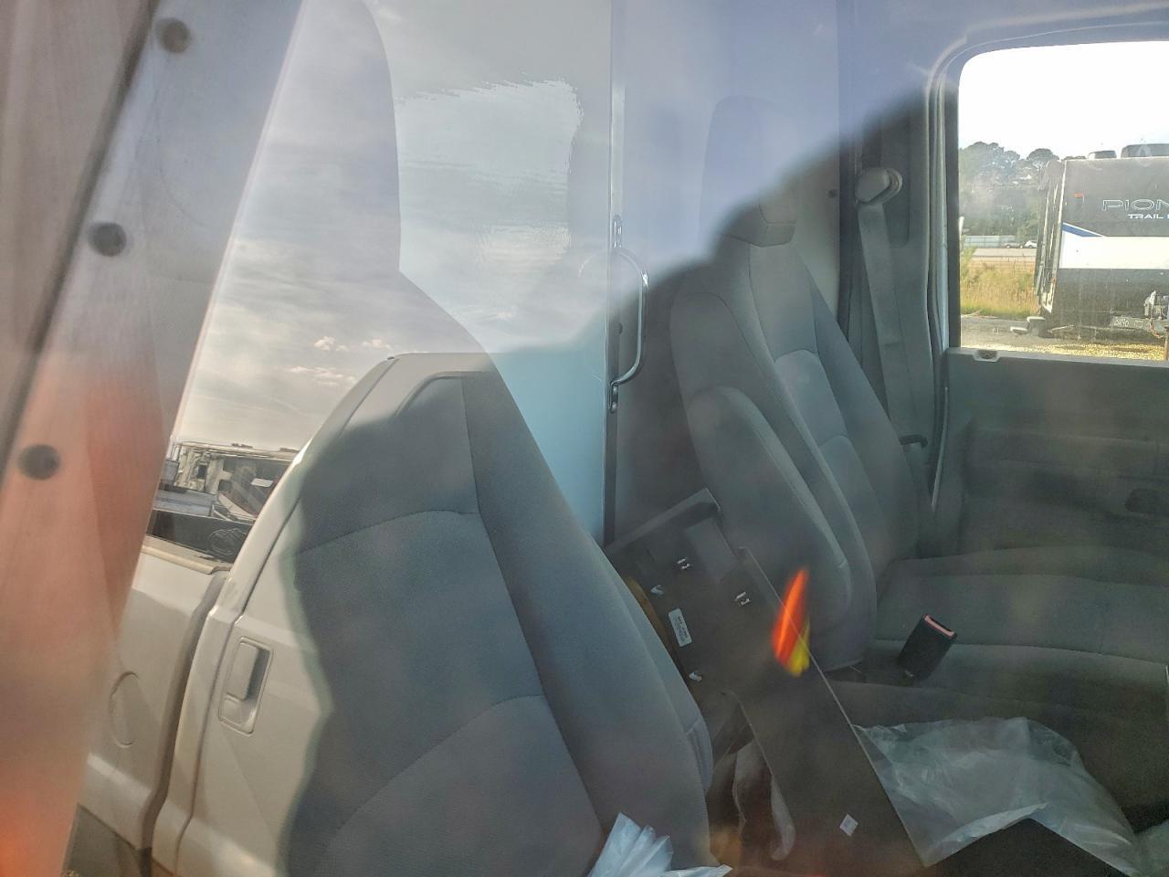 2022 Ford E450 BOX Truck