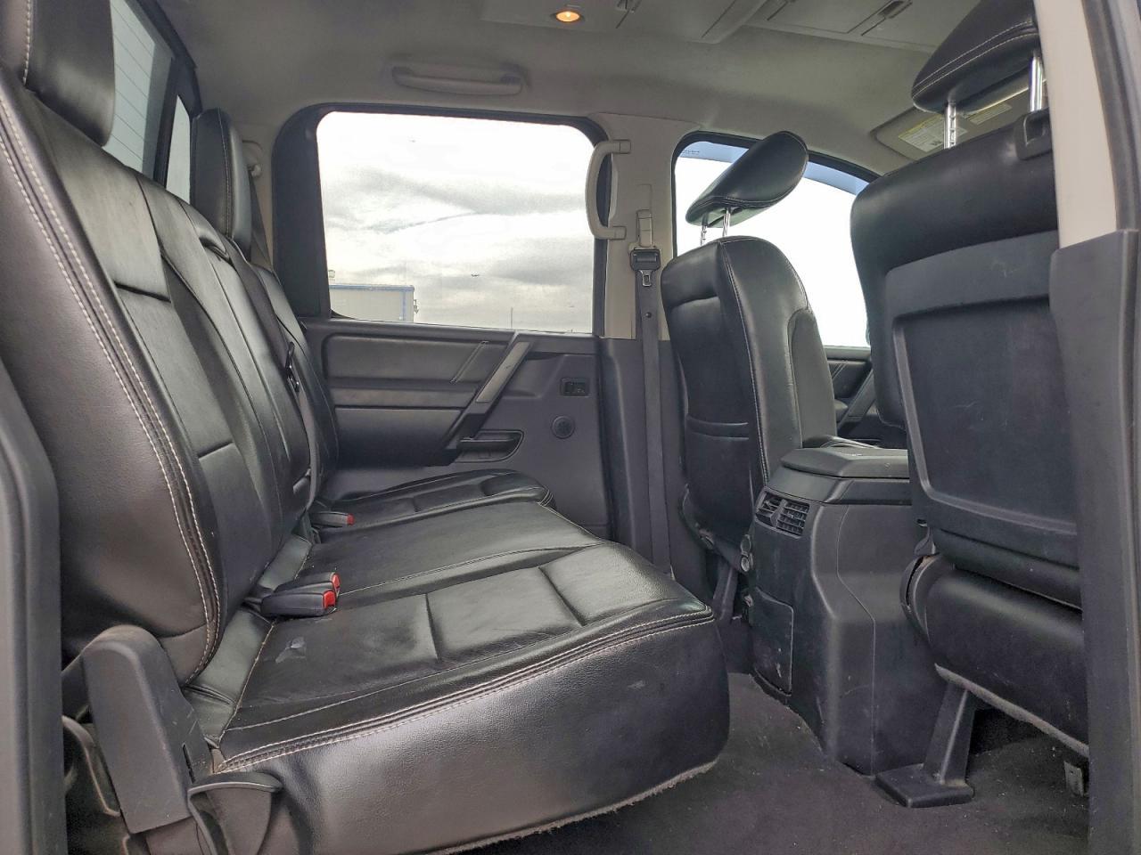 2014 Nissan Titan s