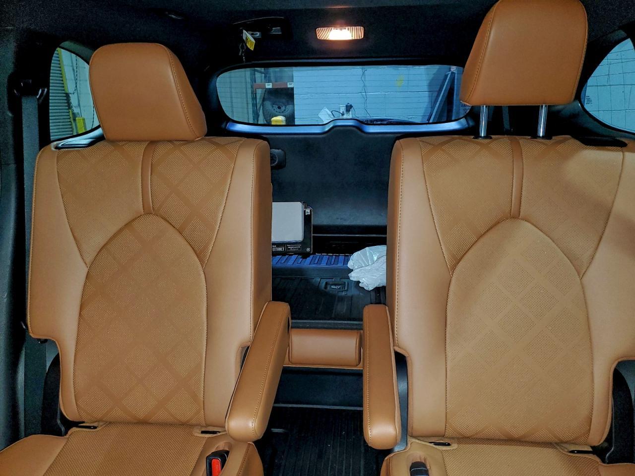 2020 Toyota Highlander Hybrid Platinum