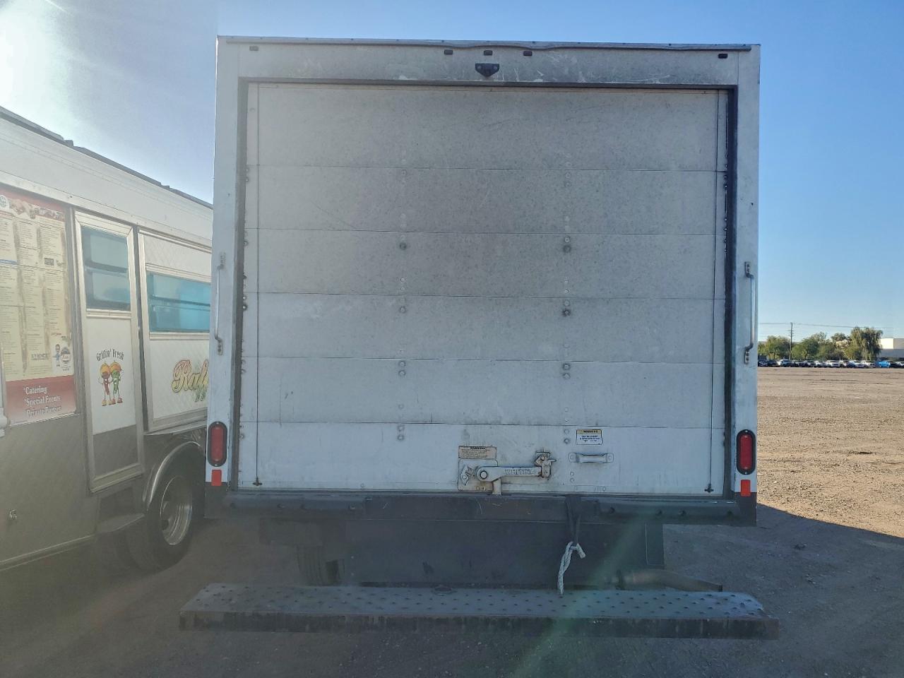 2019 GMC Savana CUT-BOX Truck